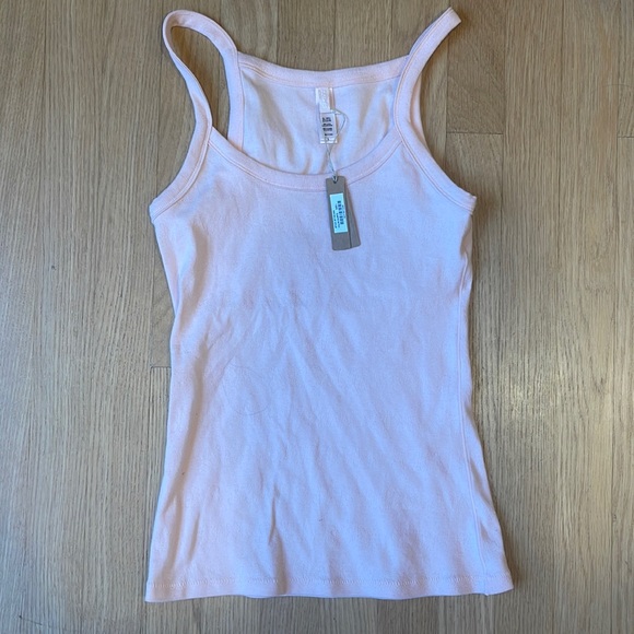 SKIMS Tops - NWT Skims Pink Logo Tank top size L
